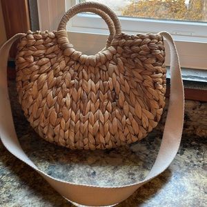 Gap straw purse